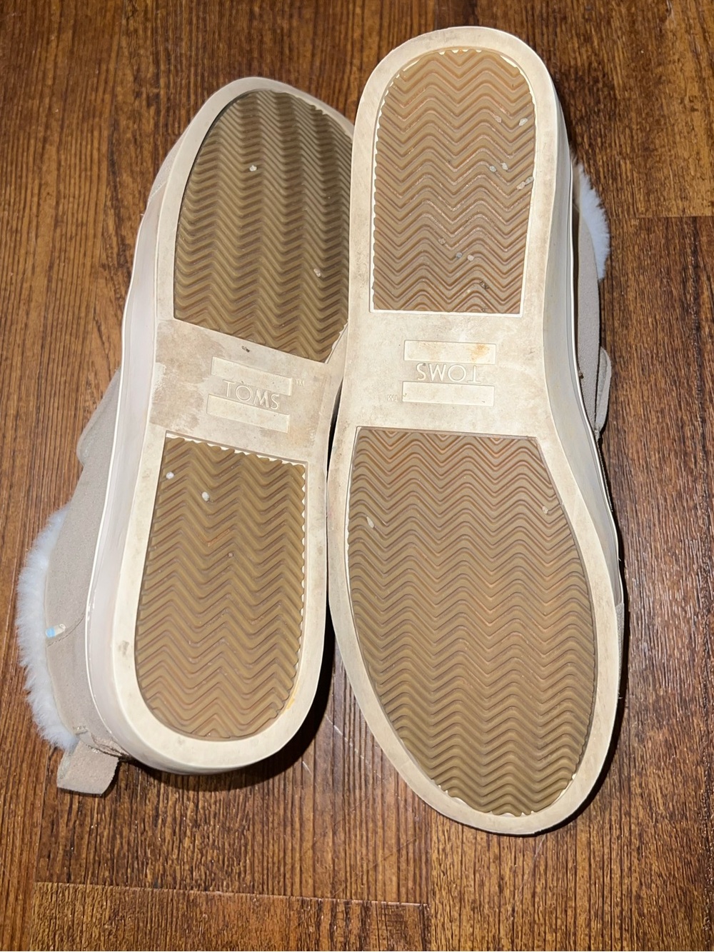 Toms Slip On Paxton Suede Beige Faux Fur Lined Comfort Sneaker Boots Size 9 - Picture 9 of 10